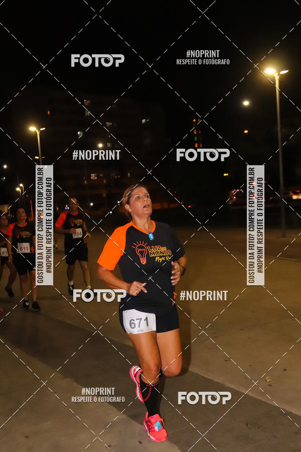Buy your photos of the eventLuz do Mundo Night Run on Fotop