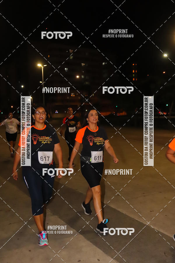 Buy your photos of the eventLuz do Mundo Night Run on Fotop