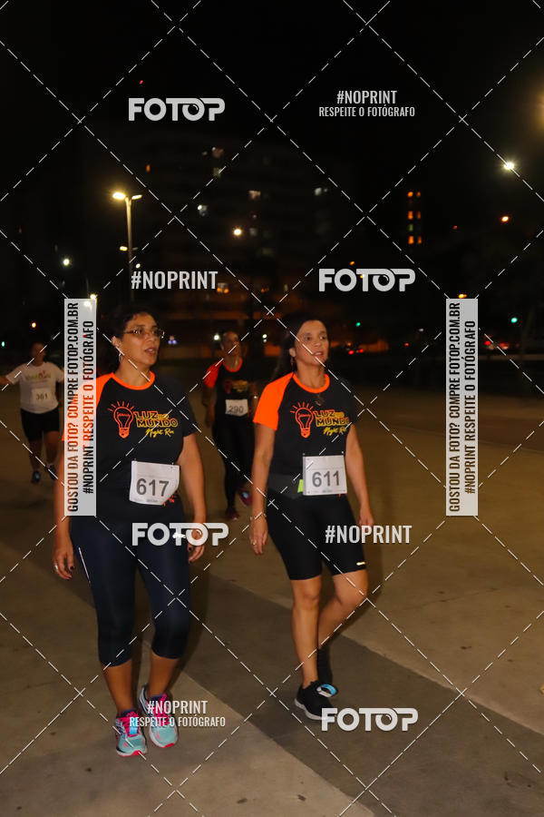 Buy your photos of the eventLuz do Mundo Night Run on Fotop