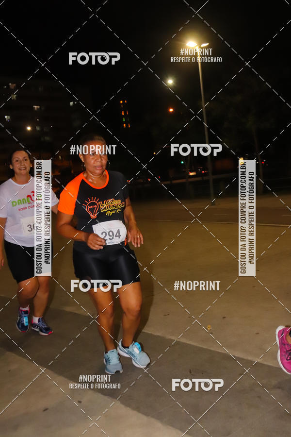 Buy your photos of the eventLuz do Mundo Night Run on Fotop