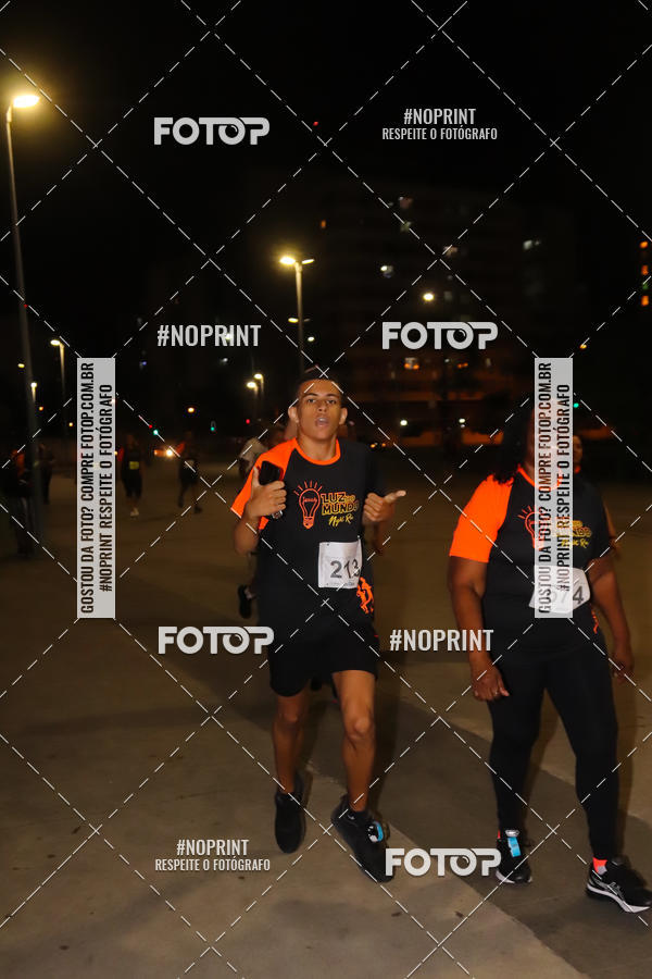 Buy your photos of the eventLuz do Mundo Night Run on Fotop