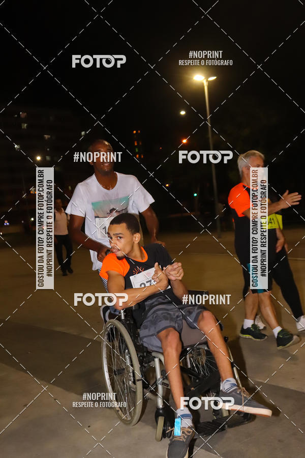 Buy your photos of the eventLuz do Mundo Night Run on Fotop