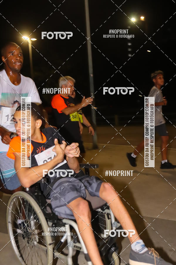 Buy your photos of the eventLuz do Mundo Night Run on Fotop