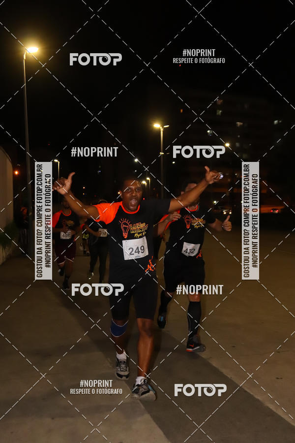 Buy your photos of the eventLuz do Mundo Night Run on Fotop