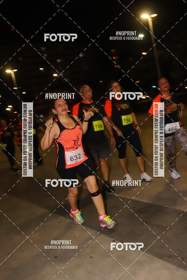 Buy your photos of the eventLuz do Mundo Night Run on Fotop