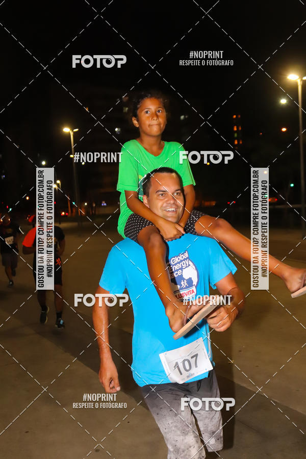 Buy your photos of the eventLuz do Mundo Night Run on Fotop