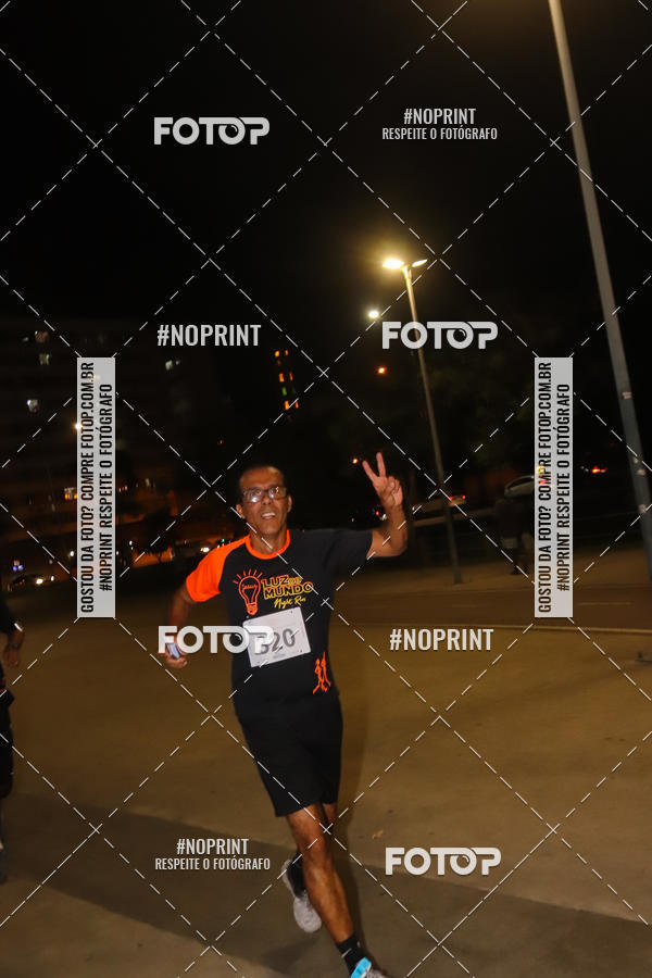 Buy your photos of the eventLuz do Mundo Night Run on Fotop