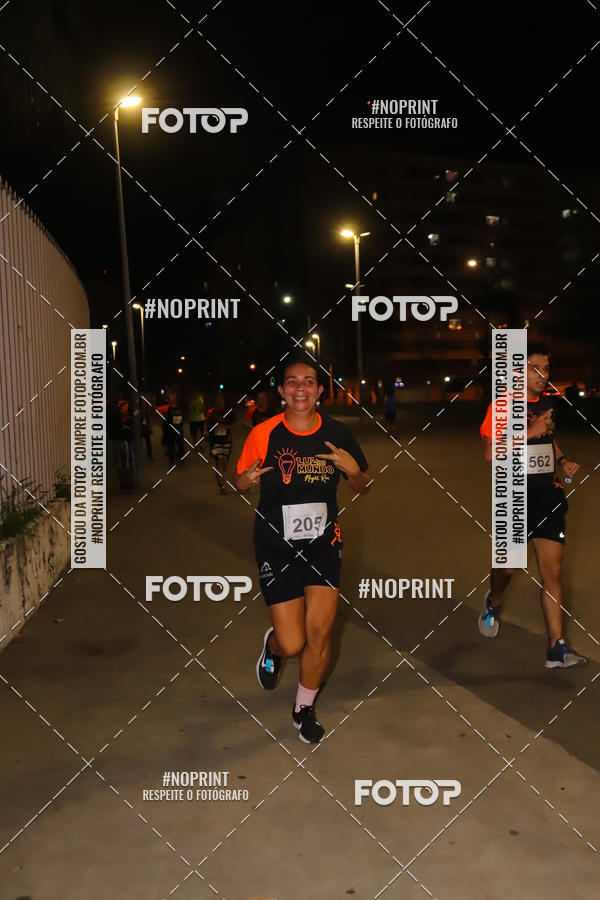 Buy your photos of the eventLuz do Mundo Night Run on Fotop