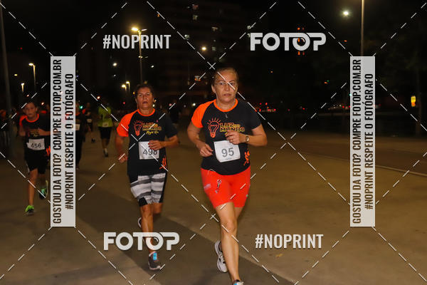 Buy your photos of the eventLuz do Mundo Night Run on Fotop