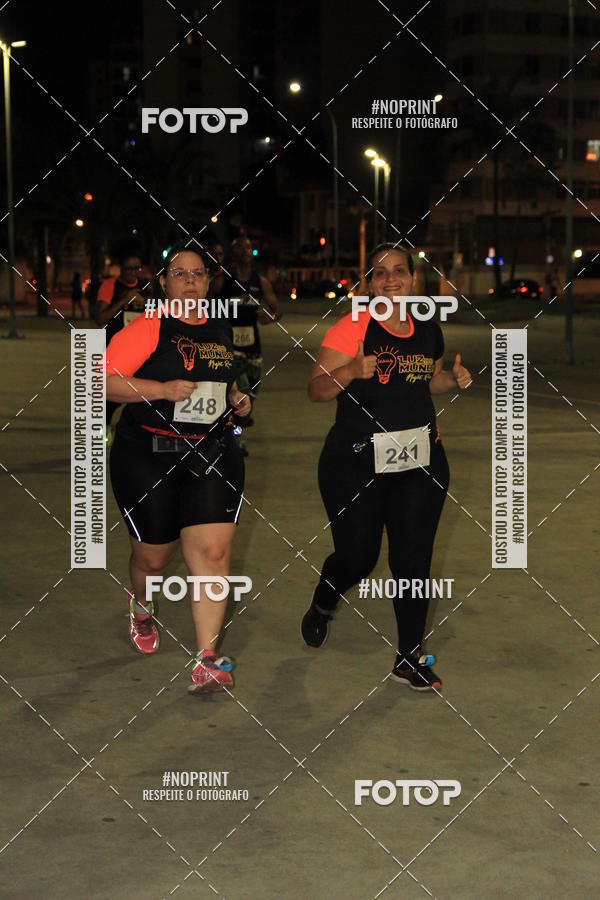 Buy your photos of the eventLuz do Mundo Night Run on Fotop