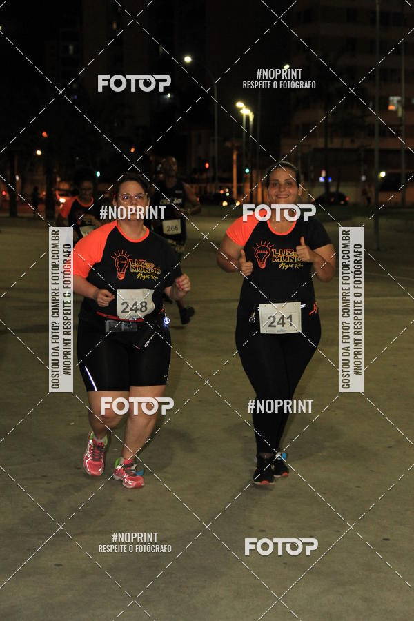 Buy your photos of the eventLuz do Mundo Night Run on Fotop