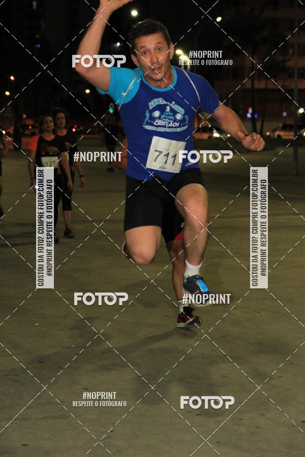 Buy your photos of the eventLuz do Mundo Night Run on Fotop