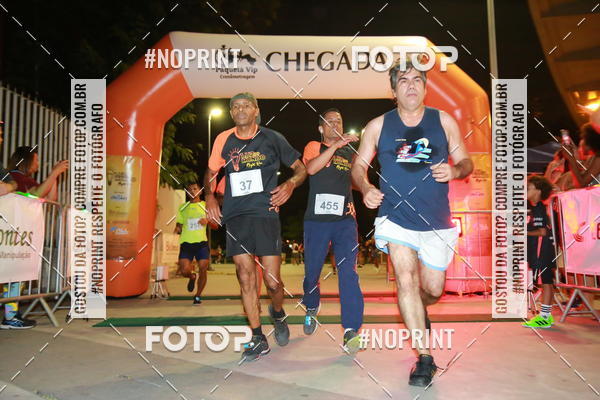 Buy your photos of the eventLuz do Mundo Night Run on Fotop