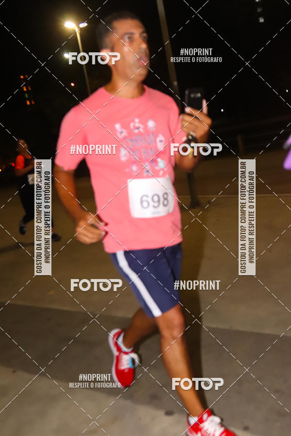 Buy your photos of the eventLuz do Mundo Night Run on Fotop