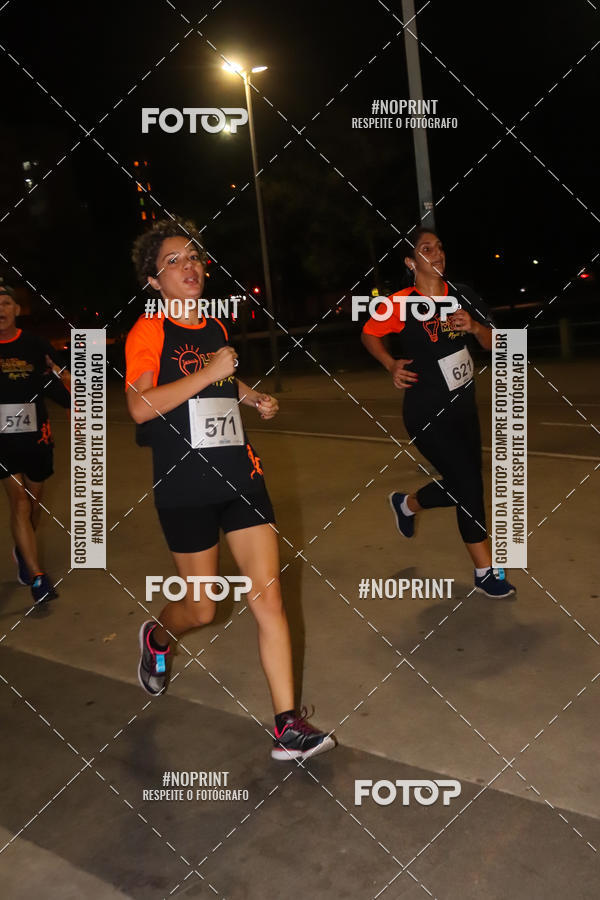 Buy your photos of the eventLuz do Mundo Night Run on Fotop