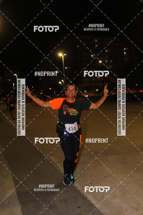 Buy your photos of the eventLuz do Mundo Night Run on Fotop