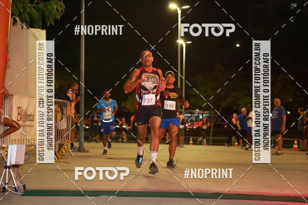 Buy your photos of the eventLuz do Mundo Night Run on Fotop