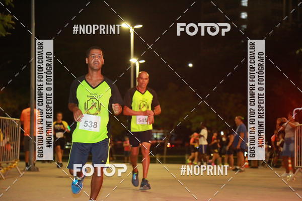 Buy your photos of the eventLuz do Mundo Night Run on Fotop