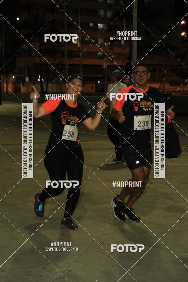 Buy your photos of the eventLuz do Mundo Night Run on Fotop
