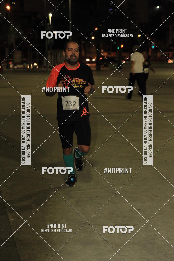Buy your photos of the eventLuz do Mundo Night Run on Fotop
