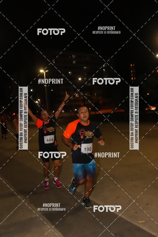 Buy your photos of the eventLuz do Mundo Night Run on Fotop