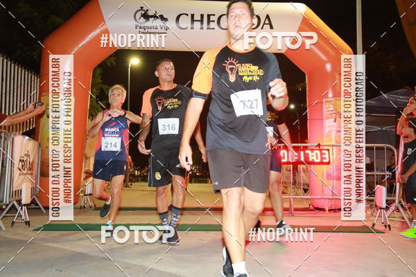 Buy your photos of the eventLuz do Mundo Night Run on Fotop