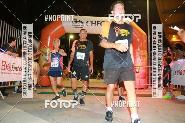 Buy your photos of the eventLuz do Mundo Night Run on Fotop