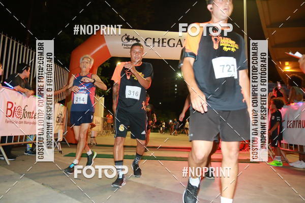 Buy your photos of the eventLuz do Mundo Night Run on Fotop