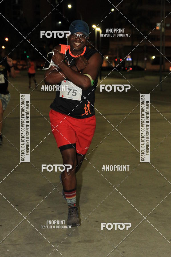 Buy your photos of the eventLuz do Mundo Night Run on Fotop