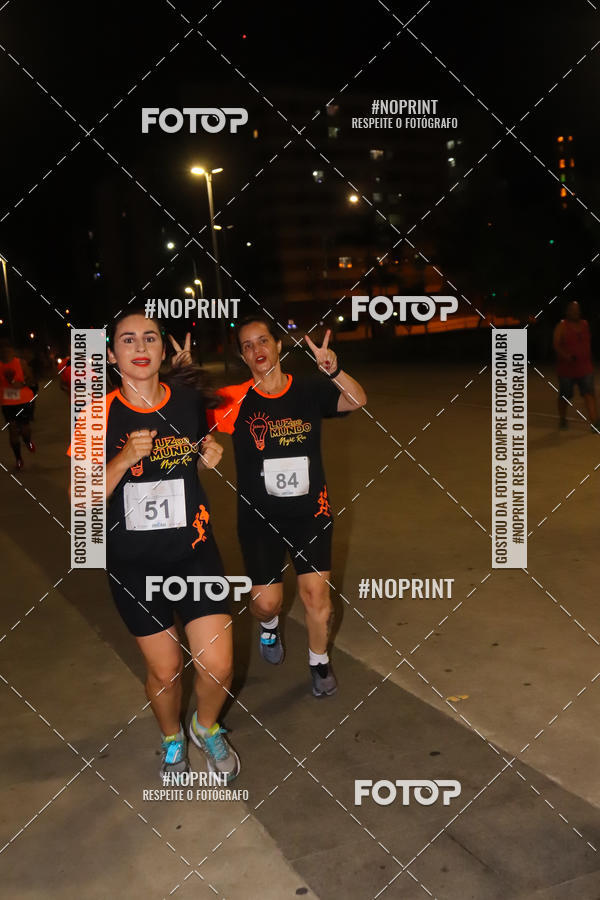 Buy your photos of the eventLuz do Mundo Night Run on Fotop
