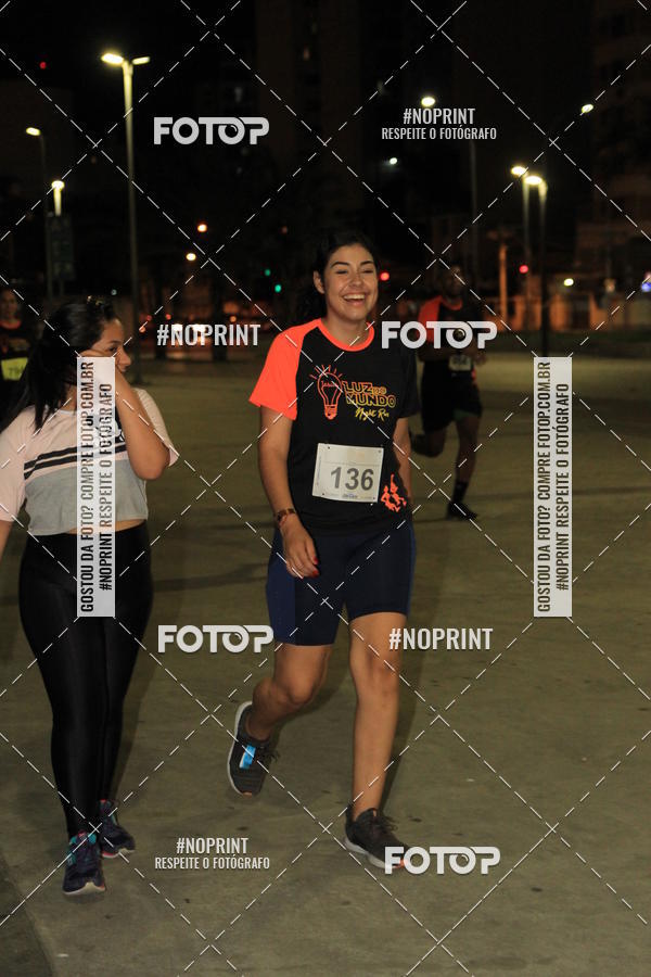 Buy your photos of the eventLuz do Mundo Night Run on Fotop