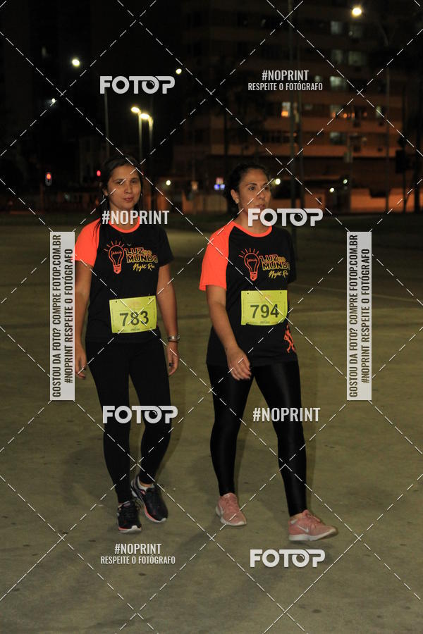 Buy your photos of the eventLuz do Mundo Night Run on Fotop