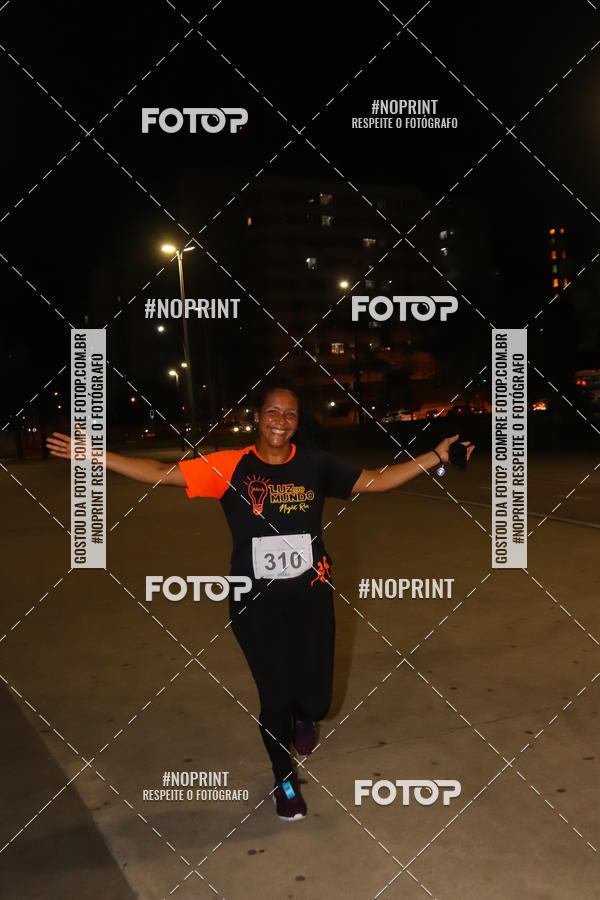 Buy your photos of the eventLuz do Mundo Night Run on Fotop