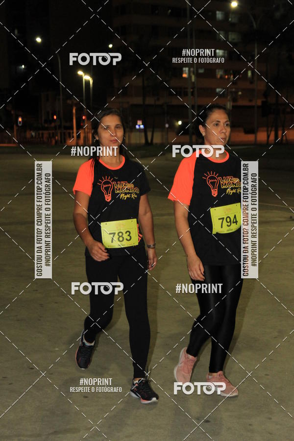 Buy your photos of the eventLuz do Mundo Night Run on Fotop