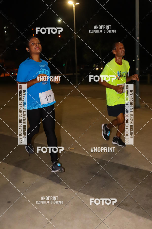 Buy your photos of the eventLuz do Mundo Night Run on Fotop