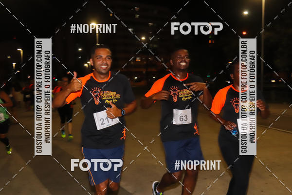 Buy your photos of the eventLuz do Mundo Night Run on Fotop