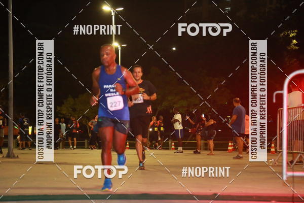 Buy your photos of the eventLuz do Mundo Night Run on Fotop