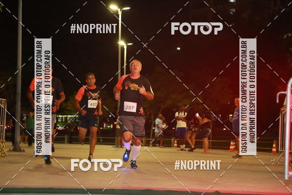 Buy your photos of the eventLuz do Mundo Night Run on Fotop