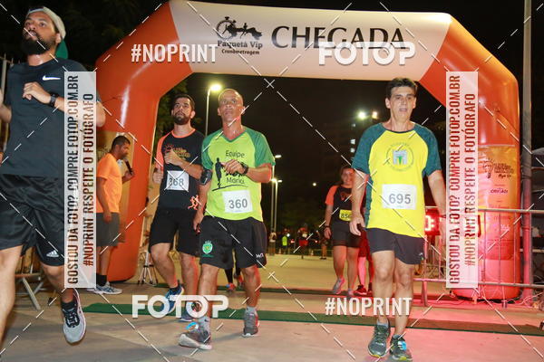 Buy your photos of the eventLuz do Mundo Night Run on Fotop