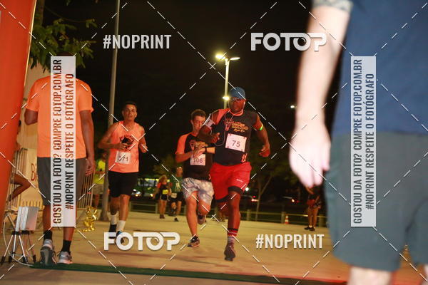 Buy your photos of the eventLuz do Mundo Night Run on Fotop
