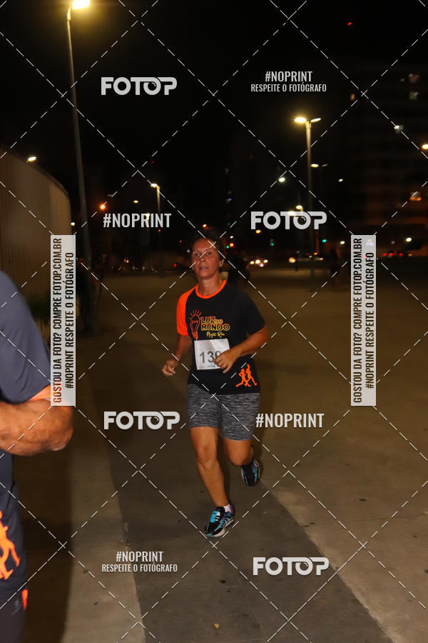 Buy your photos of the eventLuz do Mundo Night Run on Fotop
