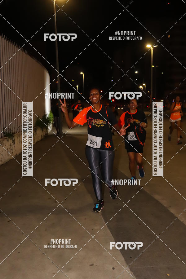Buy your photos of the eventLuz do Mundo Night Run on Fotop