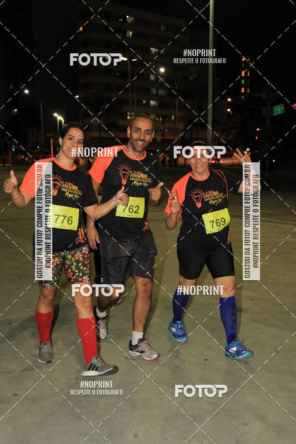 Buy your photos of the eventLuz do Mundo Night Run on Fotop