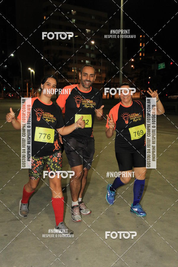 Buy your photos of the eventLuz do Mundo Night Run on Fotop