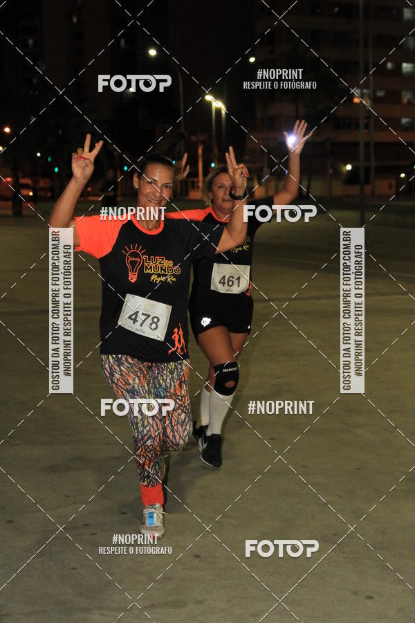 Buy your photos of the eventLuz do Mundo Night Run on Fotop