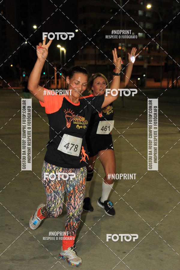 Buy your photos of the eventLuz do Mundo Night Run on Fotop