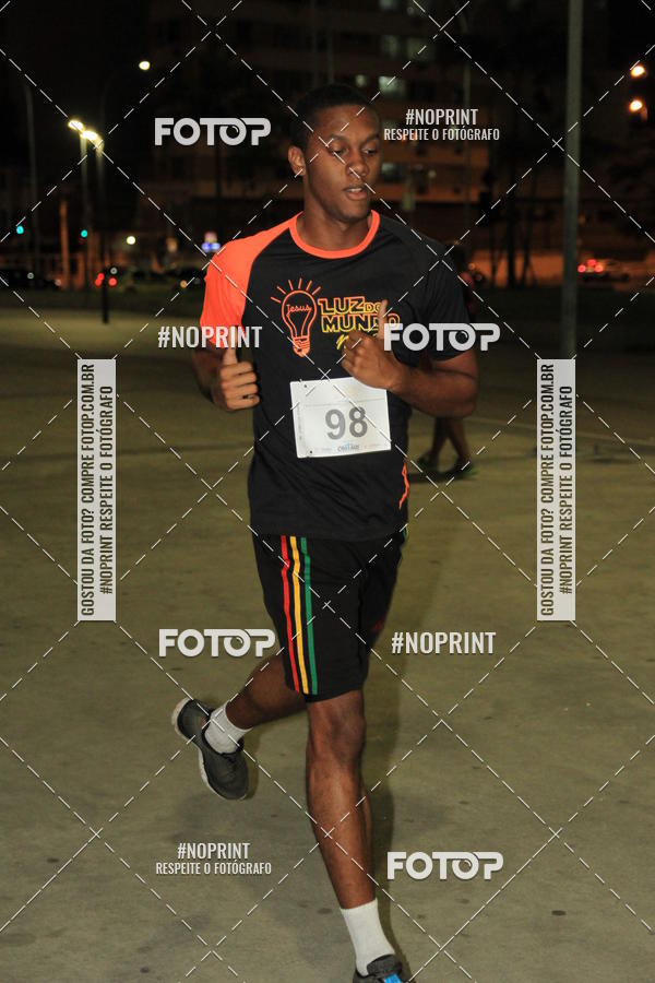 Buy your photos of the eventLuz do Mundo Night Run on Fotop