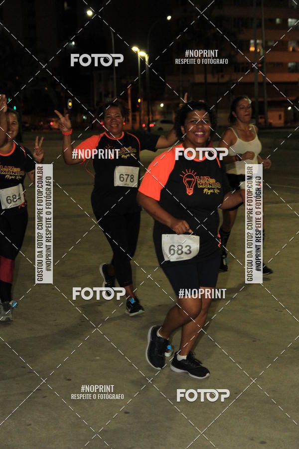 Buy your photos of the eventLuz do Mundo Night Run on Fotop