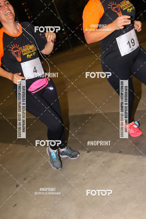 Buy your photos of the eventLuz do Mundo Night Run on Fotop