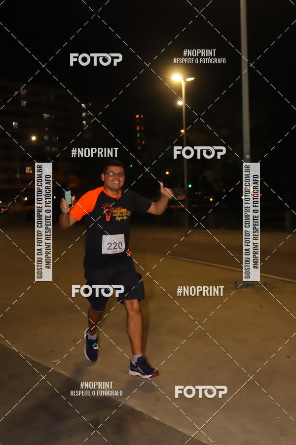 Buy your photos of the eventLuz do Mundo Night Run on Fotop